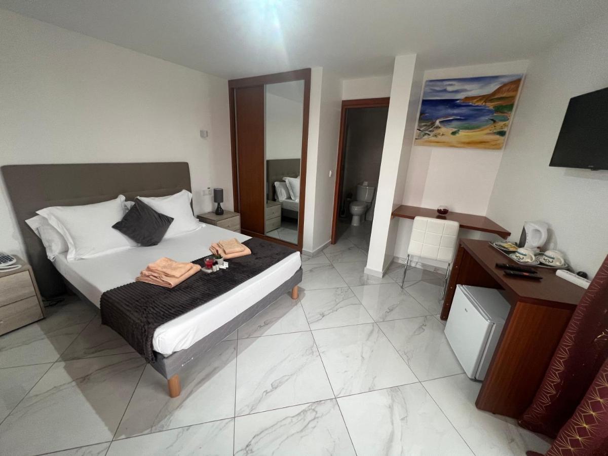 Hotel Residencial Santo Amaro Tarrafal  Exterior foto
